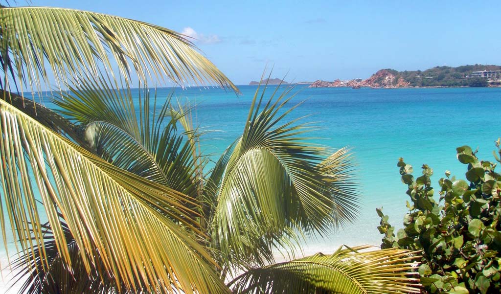 A beautiful view from an island beach on a clear sunny day.